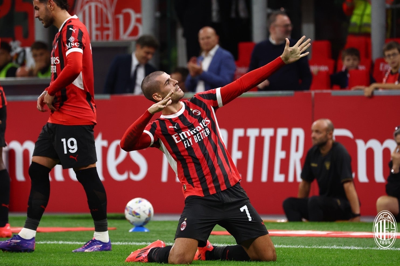 星空体育在线-赛后AC米兰造点机会：欧联节点到来，气氛紧张，训练强度明显提升(ac米兰58场不败纪录)