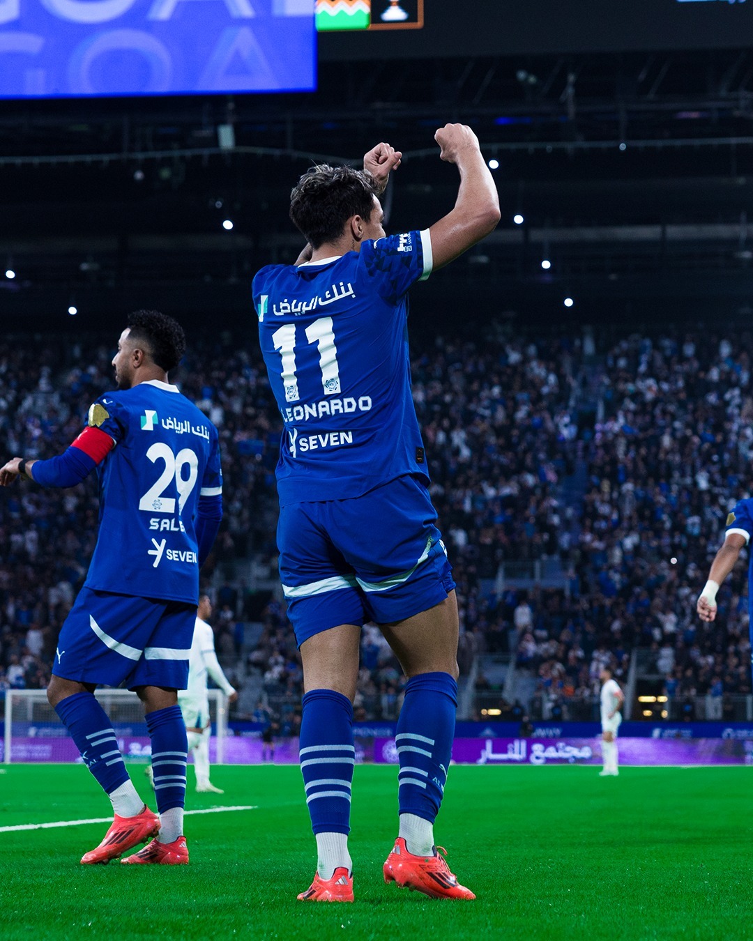 星空体育在线-赛地聚焦——法甲今晚热度飙升；曼联强势反弹；态度坚定；阵容厚度经受考验(弯腿多少度就不粘连了)